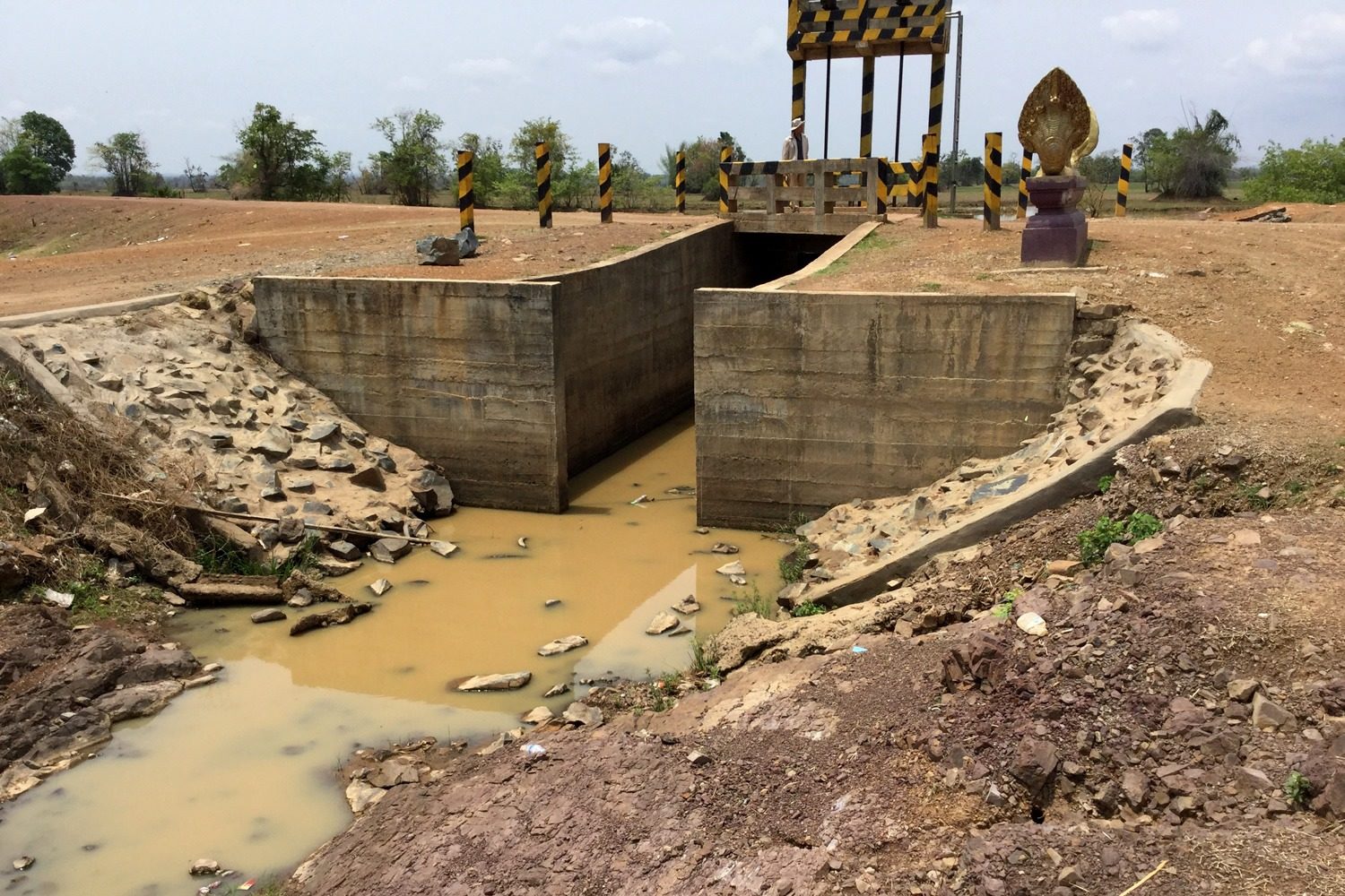 Sluice gate, Koh Neak District, Mondulkiri