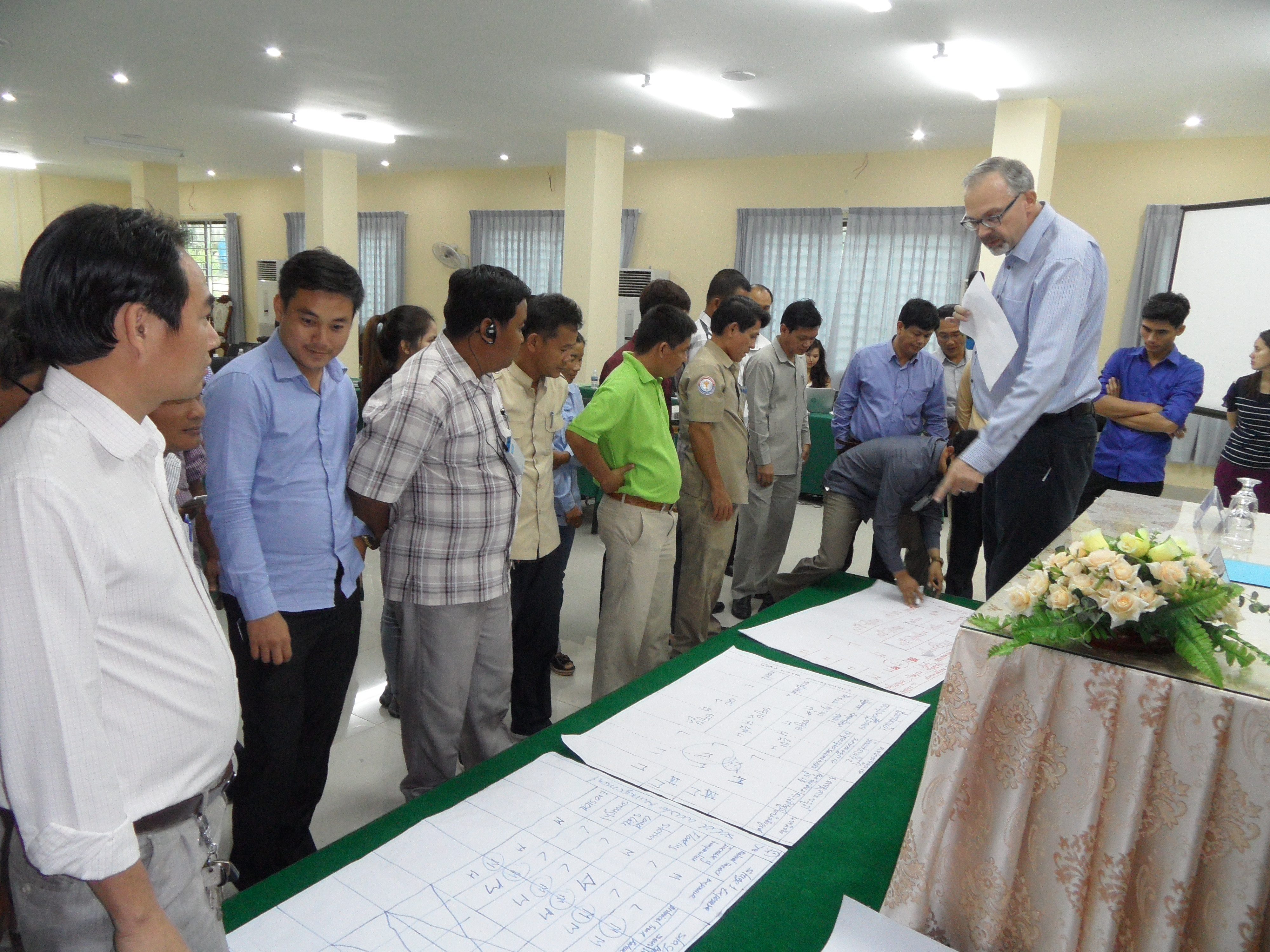 Technical experts introduced CAM method to participants at workshop in Sihanoukville, Cambodia